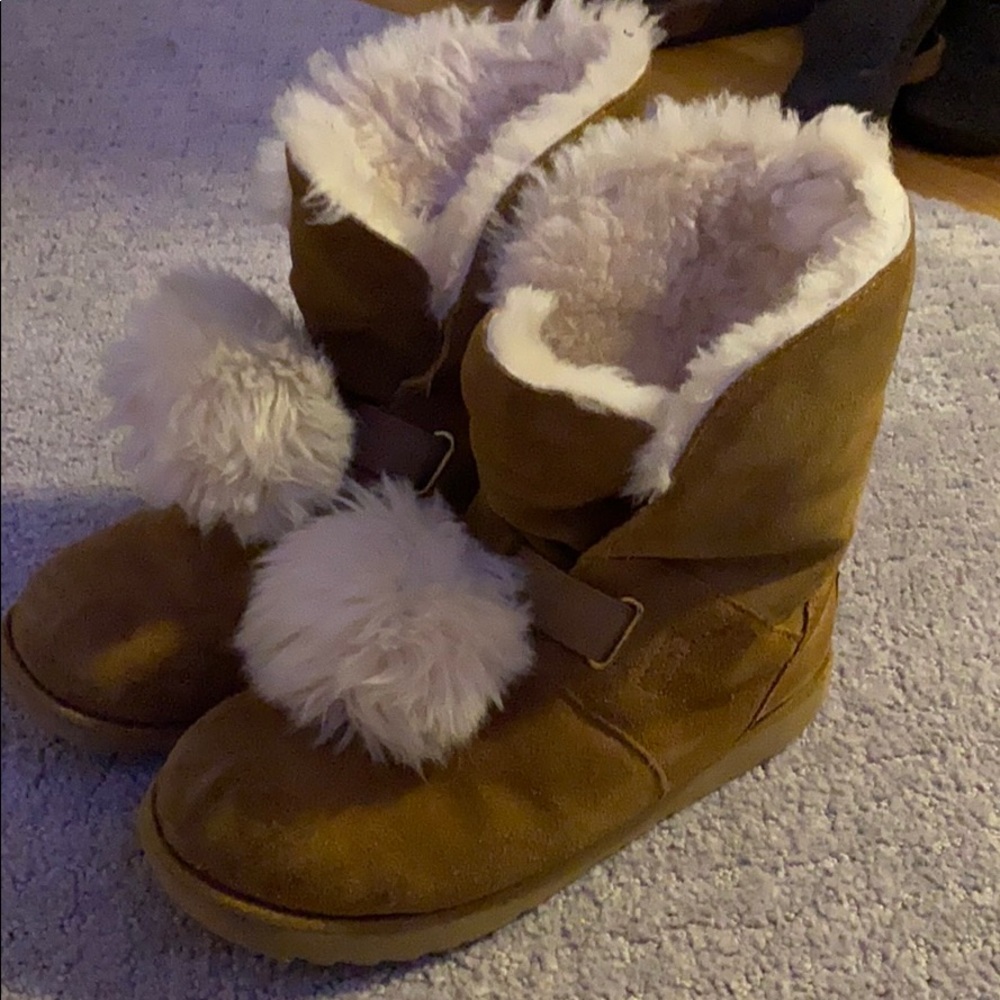Tan UGG boots w Pom Poms